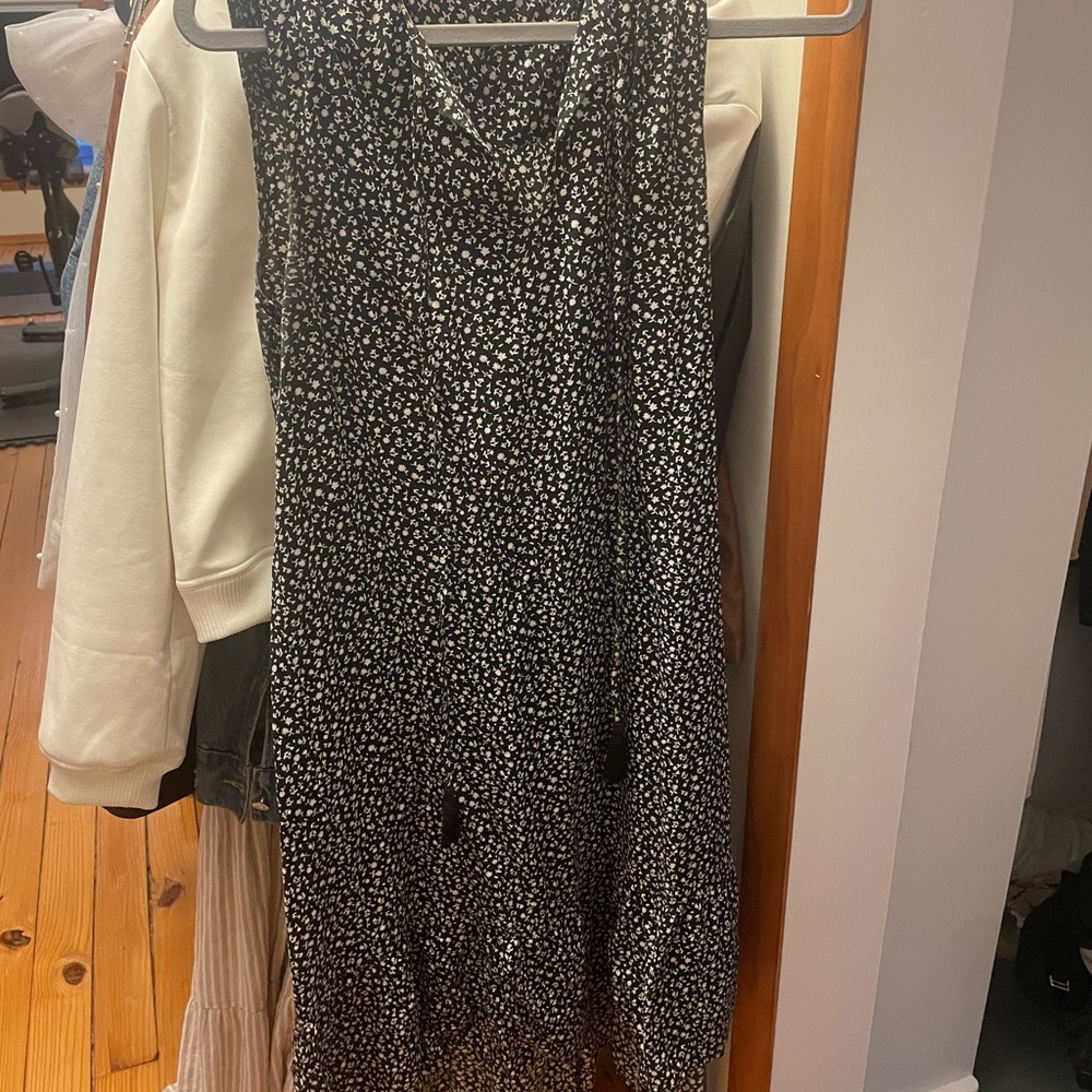 Sleeveless printed summer dress!